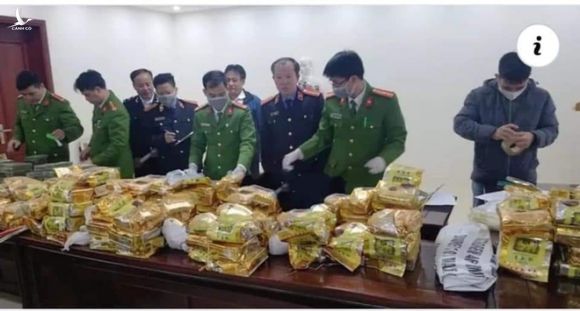 Cảnh sát bắn chỉ thiên, chặn xe ô tô chở 8 bì tải ma túy trị giá cả trăm tỷ đồng - Ảnh 2.