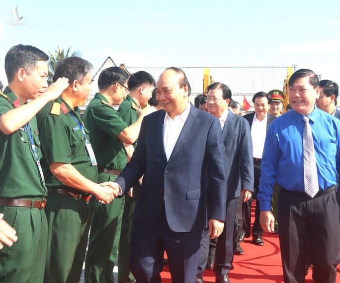 Thủ tướng phát lệnh khởi công tuyến cao tốc Mỹ Thuận - Cần Thơ - Ảnh 1.
