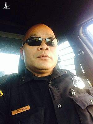 Sĩ quan cảnh sát Tam Dinh Pham. Ảnh: KPRC Click2Houston.