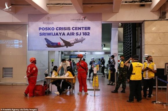 Nhân chứng vụ rơi máy bay Indonesia: Có 2 tiếng nổ, mảnh thi thể nổi trên biển - ảnh 10