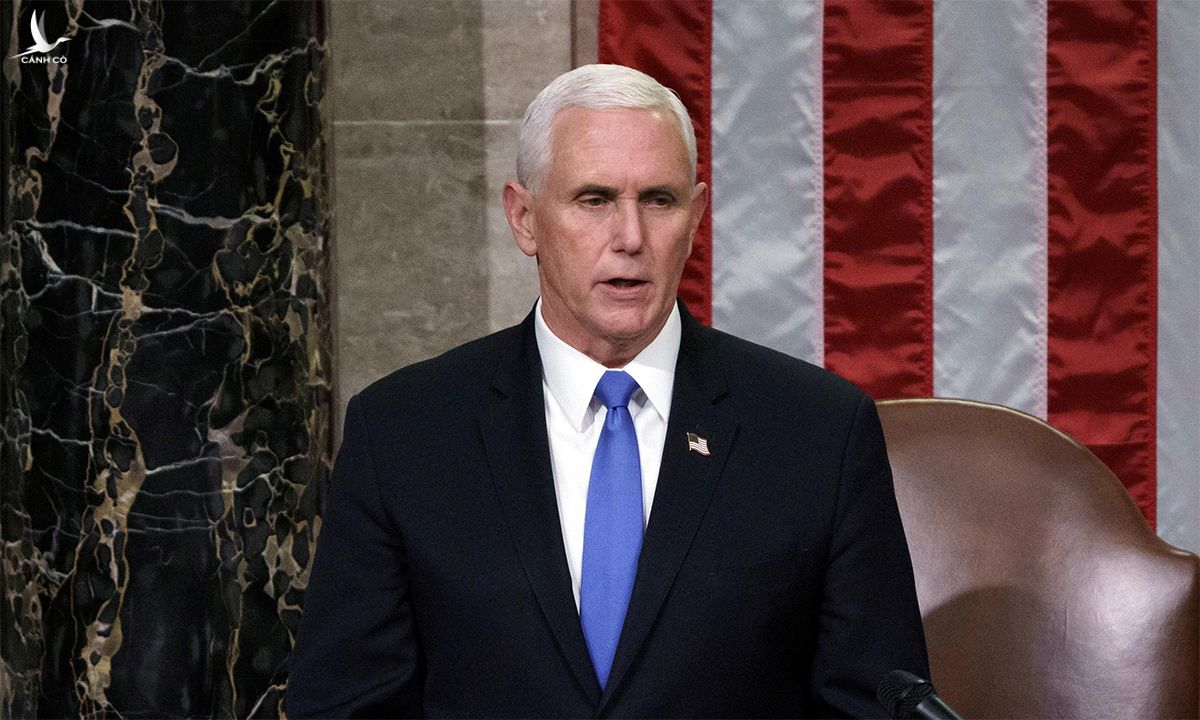 Phó Tổng thống Mỹ Mike Pence trong phiên họp của Thượng viện, ngày 7/1. Ảnh: Reuters.