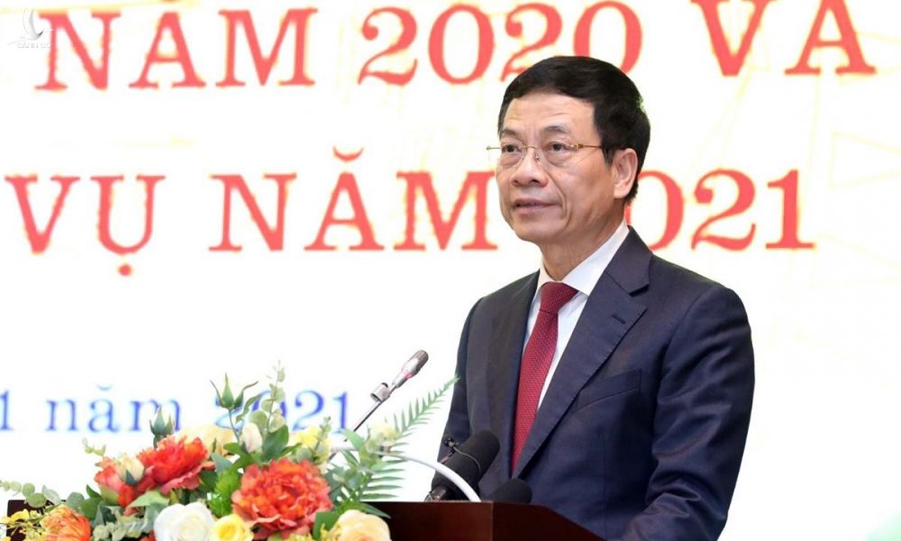 Bộ trưởng Nguyễn Mạnh Hùng phát biểu tại hội nghị sáng 12/1. Ảnh: Lê Sơn.