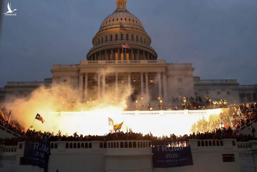 Cuộc bạo loạn Điện Capitol hôm 6-1. Ảnh: Reuters