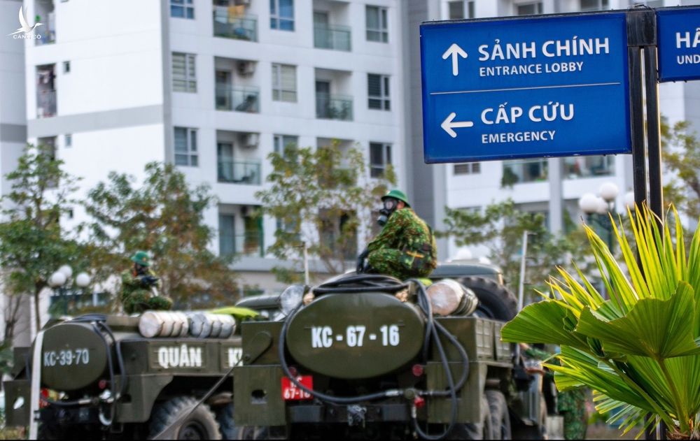 Phun khu trung benh vien anh 3