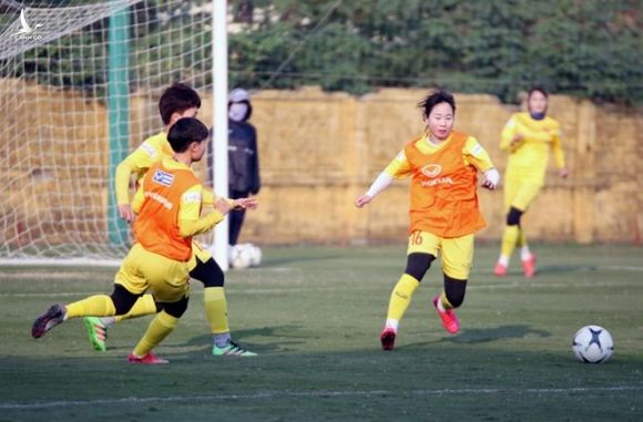 Tuyển thủ bóng đá nữ không thể về quê Đông Triều nghỉ tết vì Covid-19 - ảnh 1