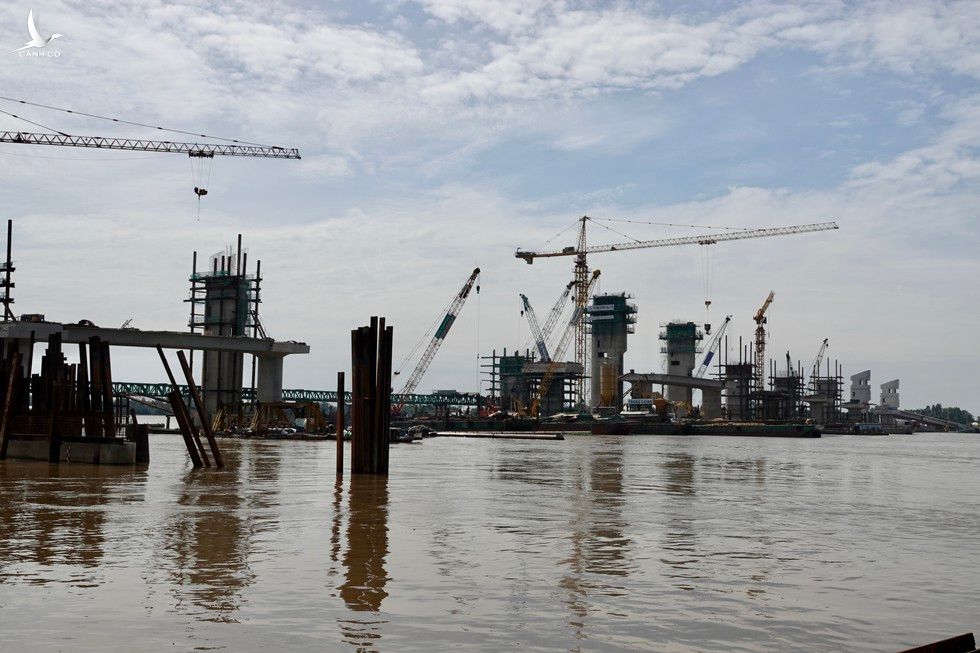 Cận cảnh 'siêu' công trình cống thủy lợi lớn nhất Việt Nam 3.300 tỉ đồng - ảnh 1