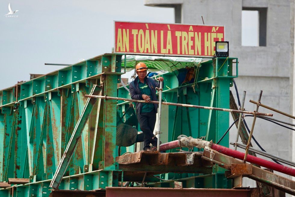Cận cảnh 'siêu' công trình cống thủy lợi lớn nhất Việt Nam 3.300 tỉ đồng - ảnh 13