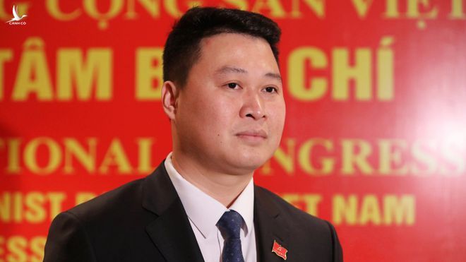 Anh Hà Đức Minh, Bí thư Tỉnh Đoàn Lào Cai, trả lời phỏng vấn báo chí tại Đại hội XIII /// Ảnh Đậu Tiến Đạt