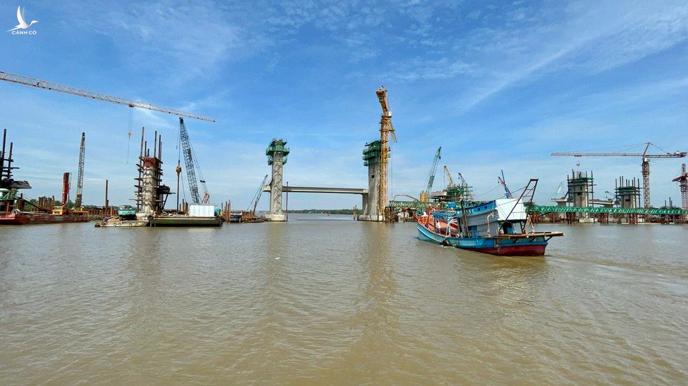 Cận cảnh 'siêu' công trình cống thủy lợi lớn nhất Việt Nam 3.300 tỉ đồng - ảnh 2