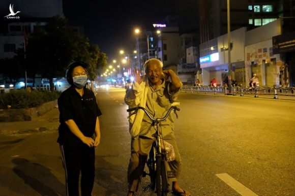 0h đêm Sài Gòn 19 độ của 5 nữ sinh 18 tuổi - Ảnh 3.