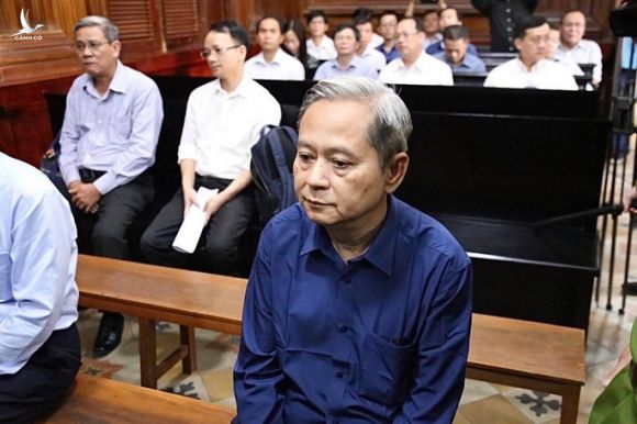Ông Nguyễn Hữu Tín bị suy tim, lần thứ 2 hoãn tòa xử ông Vũ Huy Hoàng và đồng phạm - Ảnh 2.