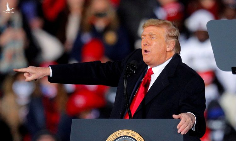 Tổng thống Mỹ Donald Trump tại cuộc vận động ở bang Georgia hôm 4/1. Ảnh: Reuters.