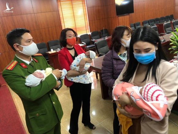 Giải cứu nhiều trẻ sơ sinh bị bán sang Trung Quốc - Ảnh 1.