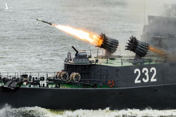 Sáng tạo: Hải quân Việt Nam đưa &quot;pháo dàn&quot; H12 lên tàu chiến từ khi nào? - Ảnh 12.