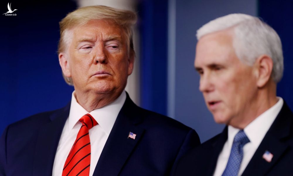 Cựu tổng thống Donald Trump (trái) và cựu phó tổng thống Mike Pence tại Nhà Trắng hồi tháng 3/2020. Ảnh:Reuters.