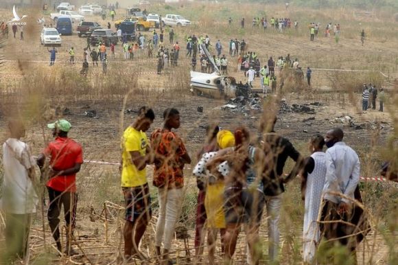 Rơi máy bay quân sự ở Nigeria, 7 người thiệt mạng - ảnh 1
