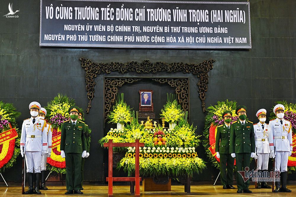 Thủ tướng Nguyễn Xuân Phúc cùng lãnh đạo Đảng, Nhà nước viếng ông Trương Vĩnh Trọng