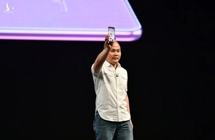 CEO Nguyễn Tử Quảng gây sốc: Bphone B86 &quot;ăn đứt&quot; iPhone điều này - Ảnh 1.
