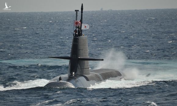 Một tàu ngầm lớp Soryu của Nhật làm nhiệm vụ trên biển năm 2019. Ảnh: JMSDF.
