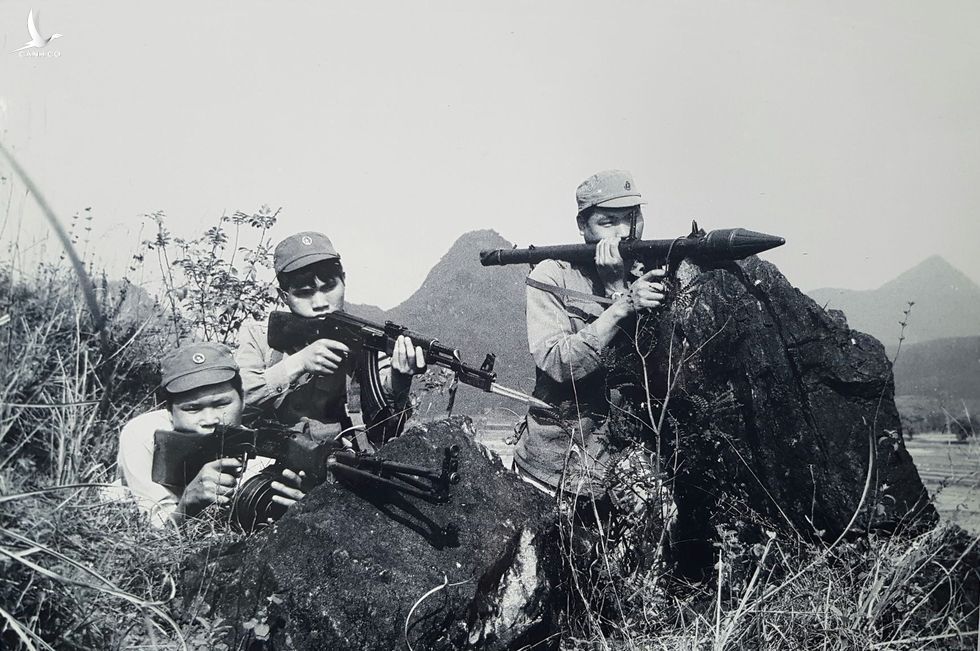Một tổ hỏa lực của Trung đoàn 567 (thuộc Bộ chỉ huy quân sự tỉnh Cao Bằng) phục kích tiêu diệt cánh quân Trung Quốc tấn công TX.Cao Bằng (nay là TP.Cao Bằng) tháng 2.1979 /// Ảnh: Trần Mạnh Thường