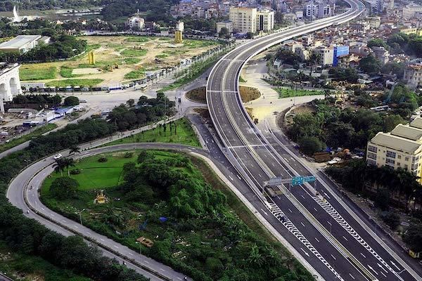 Làm tổ cho đại bàng nội