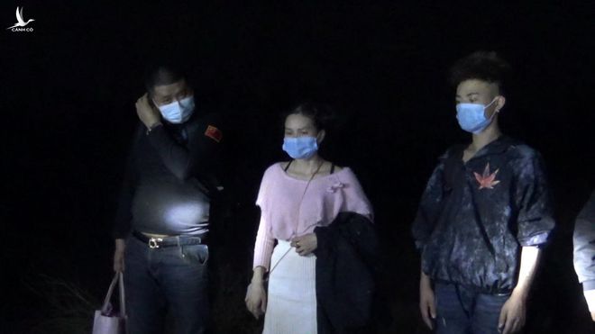 Bình Phước: Phát hiện, bắt giữ 5 người Trung Quốc nhập cảnh trái phép - ảnh 1
