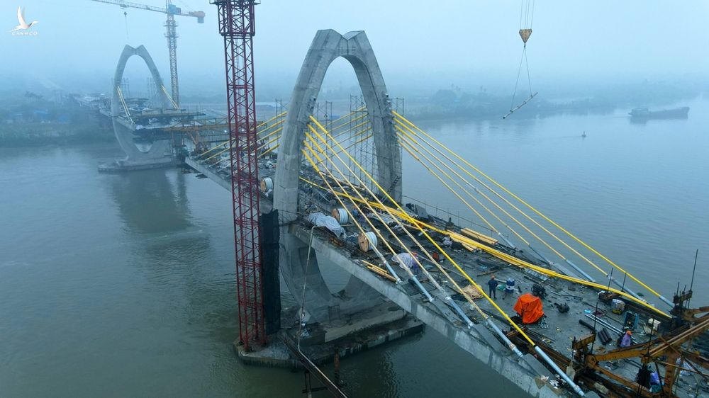 Ngày 16/5/2020, TP Hải Phòng xây dựng cầu Quang Thanh qua sông Luộc (nối huyện An Lão, TP. Hải Phòng với huyện Thanh Hà, tỉnh Hải Dương) với tổng mức đầu tư 399 tỉ đồng. Dự kiến, dự án hoàn thành, đưa vào khai thác, sử dụng vào cuối năm 2021. Ảnh: Giang Chinh