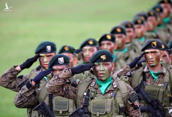 Binh sĩ trong lễ kỷ niệm 72 năm thành lập Lực lượng Vũ trang Philippines tại thành phố Quezon năm 2017. Ảnh: Philstar.