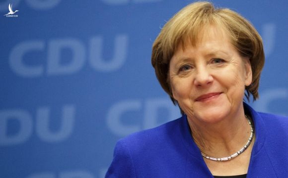 Sự thật về "tràng vỗ tay dài 6 phút chia tay bà Merkel" xôn xao MXH Việt