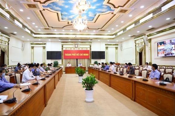 Bí thư Nguyễn Văn Nên: Kiểm soát dịch nhưng không 'ngăn sông cấm chợ' - 2