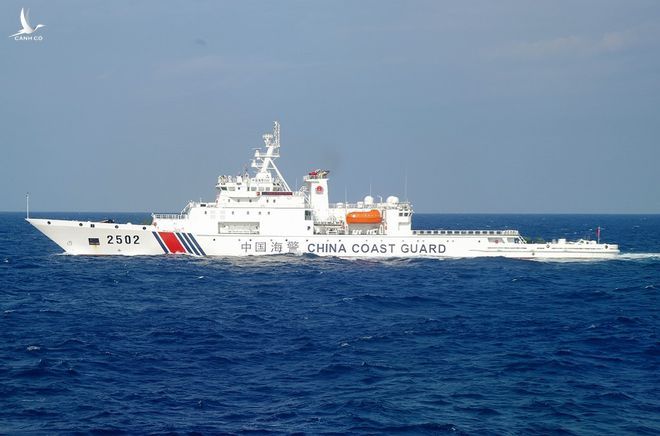 Một tàu hải cảnh Trung Quốc xuất hiện gần quần đảo tranh chấp với Nhật Bản, Senkaku/Điếu Ngư /// REUTERS