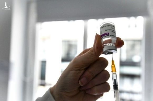 Kể từ tháng 1, Pháp ưu tiên tiên vắc xin Covid-19 cho người dân trên 75 tuổi /// AFP