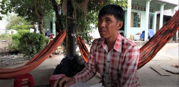 Anh Bùi Minh Lý đang chờ buổi xin lỗi công khai của cơ quan chức năng tổ chức tại địa phương anh cư ngụ /// ẢNH: P.L