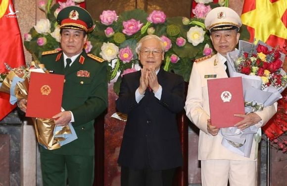 Nhiệm kỳ Chủ tịch nước Nguyễn Phú Trọng: Thăng hàm 2 Đại tướng, 7 Thượng tướng và nhiều sĩ quan cấp cao - Ảnh 1.
