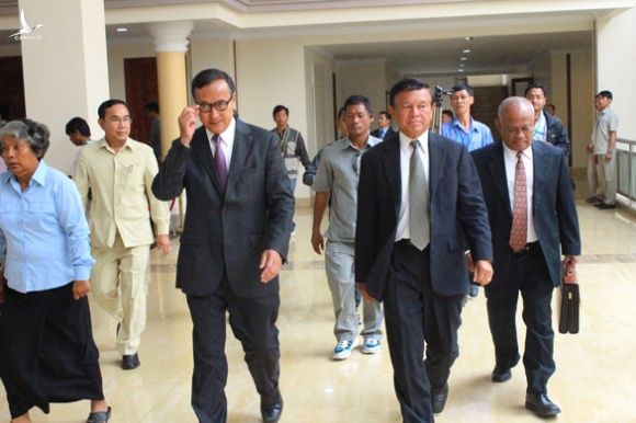 Ông Sam Rainsy, cựu lãnh đạo Đảng Cứu quốc Campuchia, bị kết án 25 năm tù - Ảnh 1.