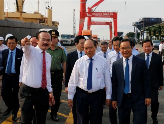    Thủ tướng Nguyễn Xuân Phúc thăm Cảng Quốc tế Long An và khảo sát vị trí xây dựng Nhà máy điện LNG Long An I & II.