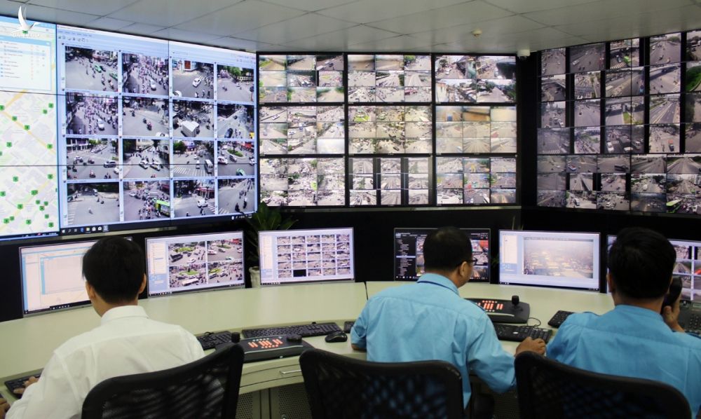 Màn hình theo dõi tình hình giao thông qua camera tại Trung tâm quản lý điều hành giao thông đô thị đang có tại TP HCM. Ảnh: Gia Minh.