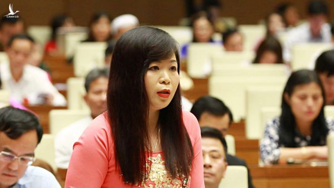Đại biểu Vũ Thị Lưu Mai đề nghị lấy phiếu tín nhiệm 2 lần trong một nhiệm kỳ /// Ảnh Gia Hân
