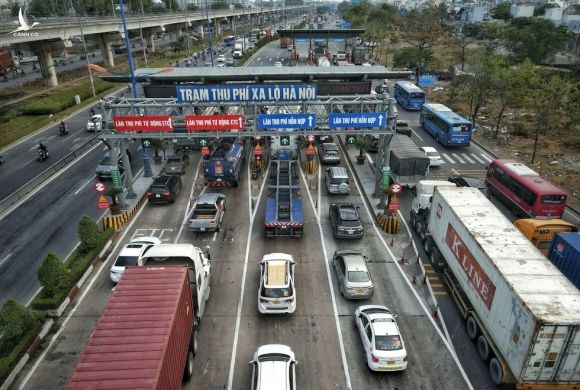 Trạm thu phí Xa lộ Hà Nội chính thức thu phí từ ngày 1.4 /// Ảnh: Ngọc Dương