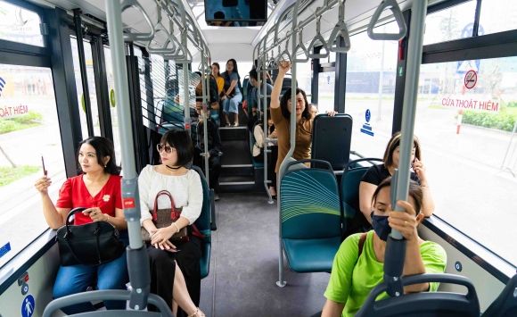 Háo hức khám phá xe buýt điện đầu tiên tại Việt Nam với những trải nghiệm &quot;cực chất&quot; - Ảnh 8.