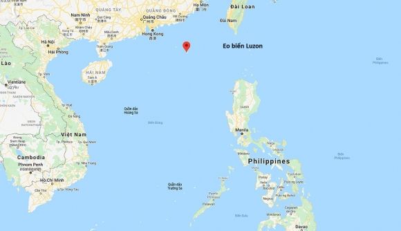 Vị trí eo biển Luzon và quần đảo Đông Sa (đánh dấu đỏ). Đồ họa: Google.