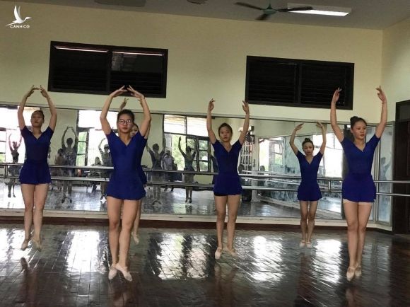 Dù phải khổ luyện, học hành vất vả gần 7 năm nhưng tới nay hơn 300 học sinh tại trường Học viện múa Việt Nam vẫn không được cấp bất cứ văn bằng nào. Ảnh: N.T (Minh họa)