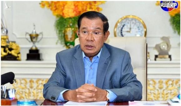Thủ tướng Hun Sen đã chỉ đạo lãnh đạo Đô trưởng Phnom Penh Khuong Sreng chủ ý tới người nghèo trong thời gian phong tỏa /// Chụp màn hình Khmer Times