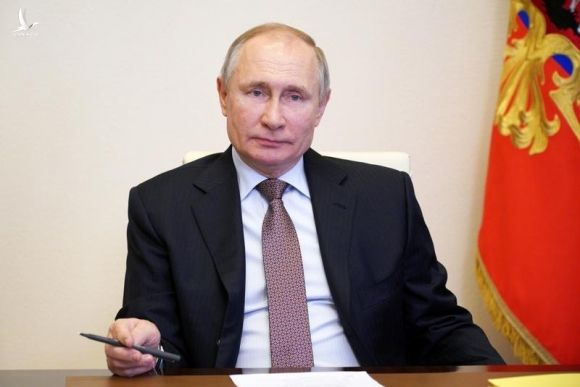 Tổng thống Nga Putin trong một hội nghị video ở tòa nhà chính phủ tại Novo-Ogaryovo, ngoại ô Moskva, Nga, hôm 31/3. Ảnh: Reuters