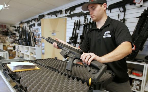 “Xấu hổ với thế giới vì bạo lực súng đạn”, Mỹ công bố biện pháp kiểm soát mới