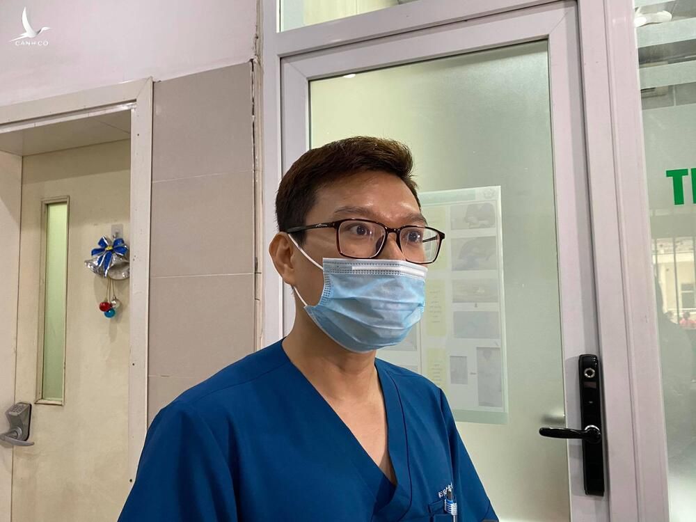 Bác sĩ Ngô Đức Hùng, bệnh viện Bạch Mai, chia sẻ về sự việc hàng loạt nhân viên nghỉ việc.