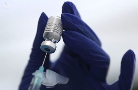 Vắc xin Pfizer có hiệu quả lên tới hơn 91% chống lại biến thể COVID-19 mới từ Nam Phi - Ảnh 1.