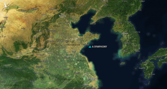 Tàu chở 1 triệu thùng dầu bị đụng ngoài khơi Trung Quốc, dầu tràn ra biển - Ảnh 1.