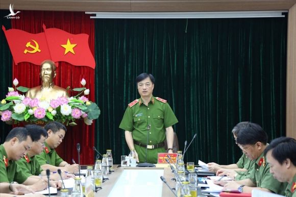 Thứ trưởng Bộ Công an Nguyễn Duy Ngọc phát biểu chỉ đạo tại Hội nghị giao ban trực tuyến. Ảnh: Bộ Công an