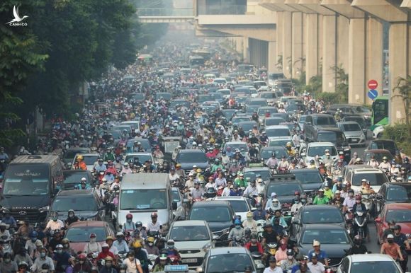 Ùn tắc giao thông trên đường Nguyễn Trãi, Hà Nội vào giờ cao điểm sáng hôm 11/5/2020. Ảnh: Ngọc Thành.